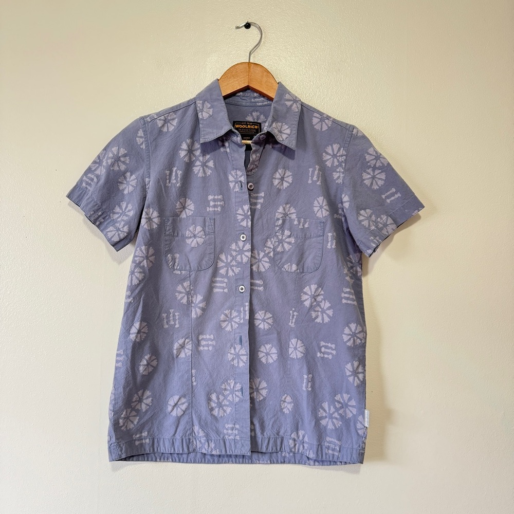Vintage Woolrich‎ Women's Blue Button Down Shirt with Floral Print Size Small